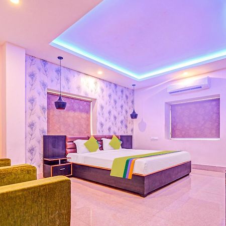 Treebo The Bollywood Hotel Bhubaneswar Exterior photo