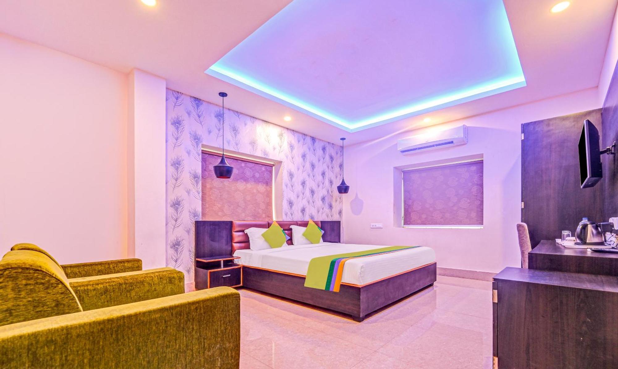 Treebo The Bollywood Hotel Bhubaneswar Exterior photo