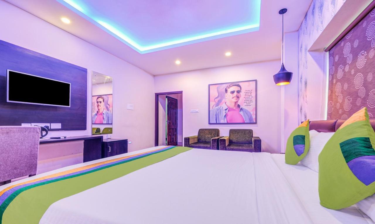 Treebo The Bollywood Hotel Bhubaneswar Exterior photo